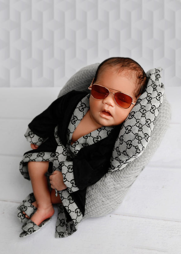 Newborn G Black Robe