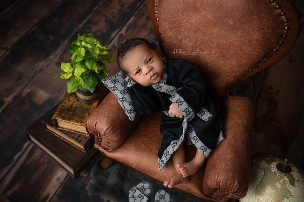 Newborn G Black Robe