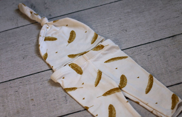 Knot Hat and Pant Set / Feathers - Willow Mint Props