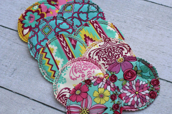 Organic Nursing Pads w Bamboo and PUL/ 10 pads/ - Willow Mint Props