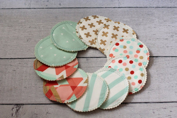 Organic Nursing Pads w Bamboo and PUL/ 10 pads/ - Willow Mint Props