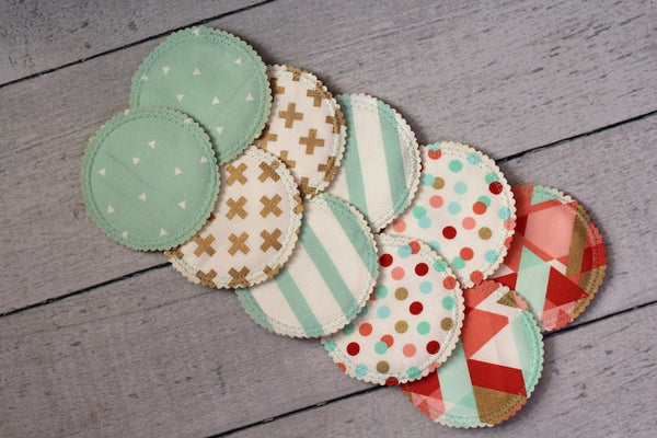Organic Nursing Pads w Bamboo and PUL/ 10 pads/ - Willow Mint Props